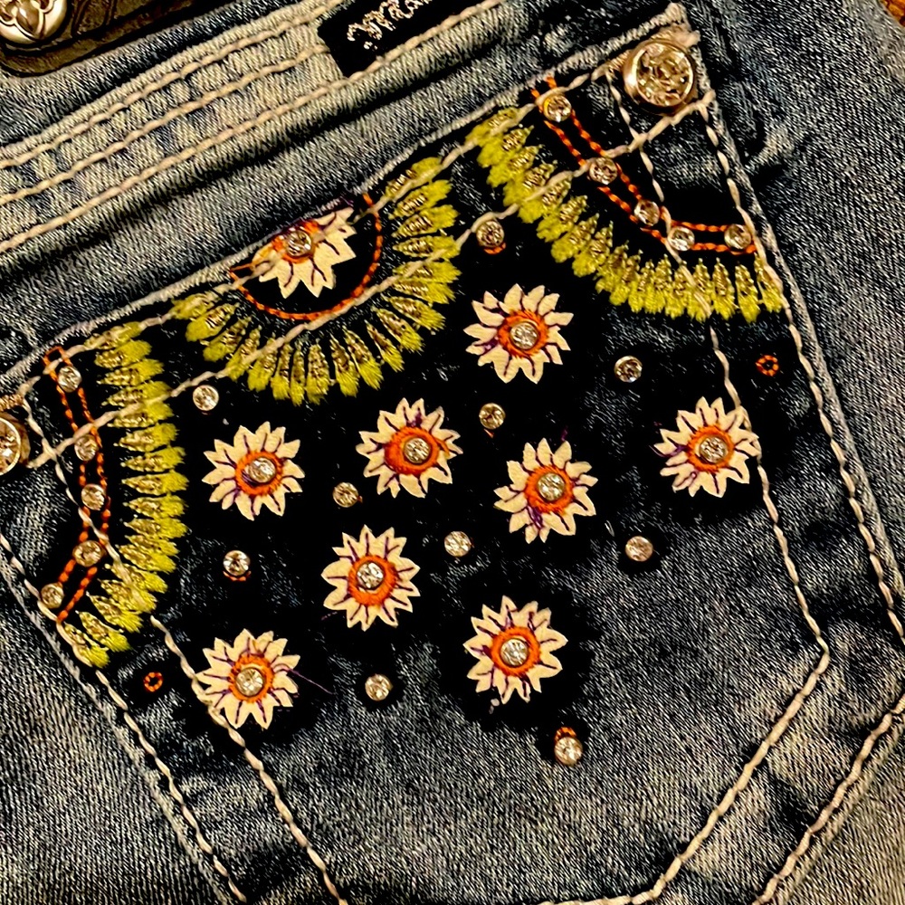 Miss Me Signature Shorts Size 27 🤠👢👩‍🎤❤️‍🩹 - Picture 3 of 8
